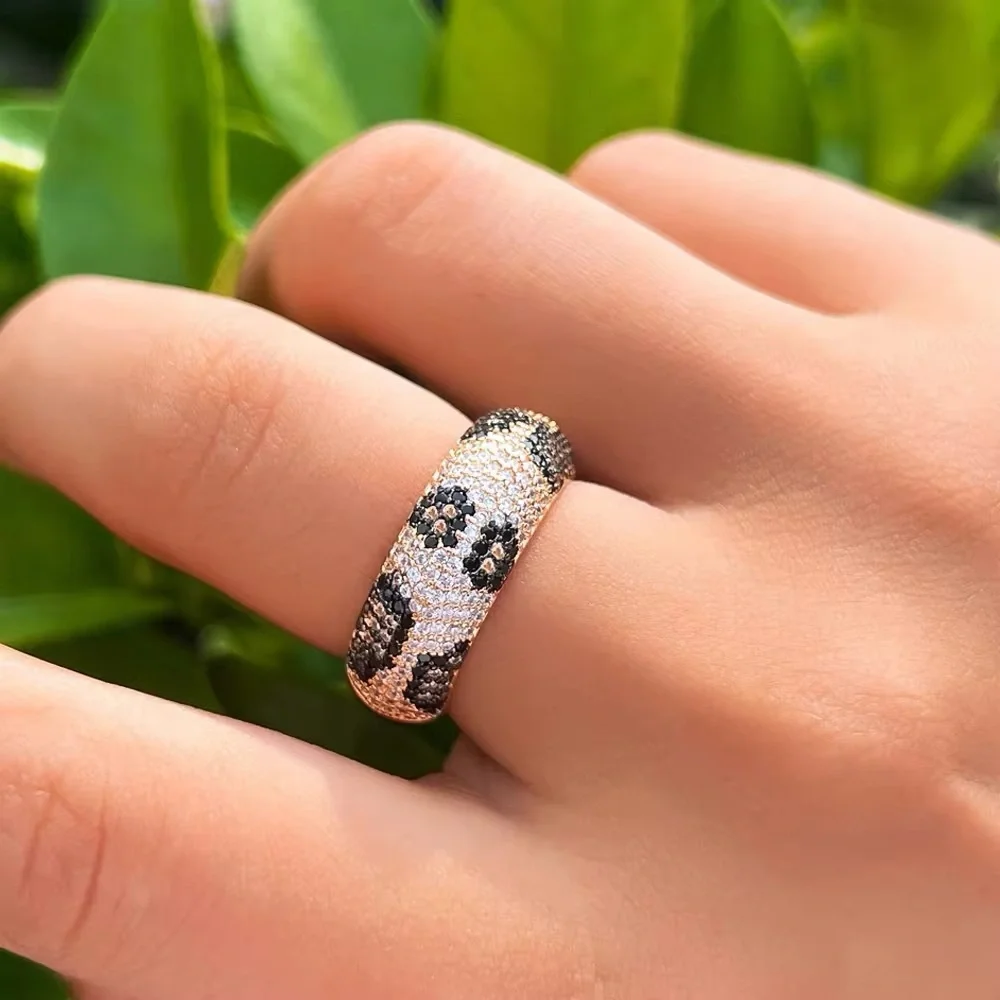 ADJUSTABLE LEOPARD PAVE GOLD RING - Picture 3 of 4
